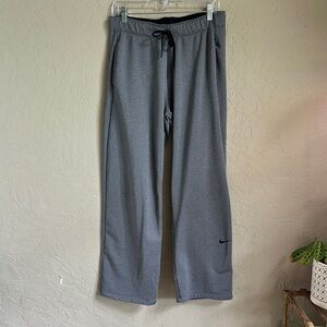 Nike super soft wide leg sweat jogger pant size medium with pockets, drawstring‎